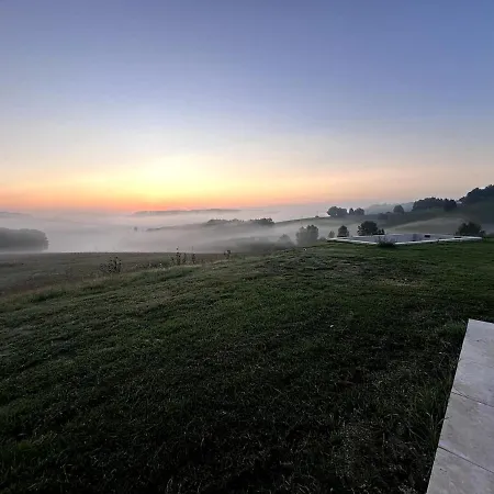 Gite Avec Piscine, Au Coeur Du Sud-Ouest * Hautefage-la-Tour