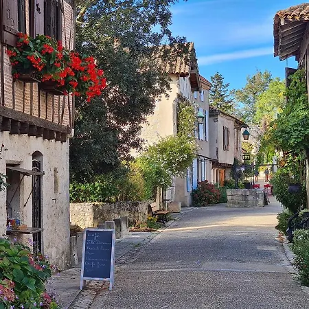 Gite Avec Piscine, Au Coeur Du Sud-Ouest Hautefage-la-Tour