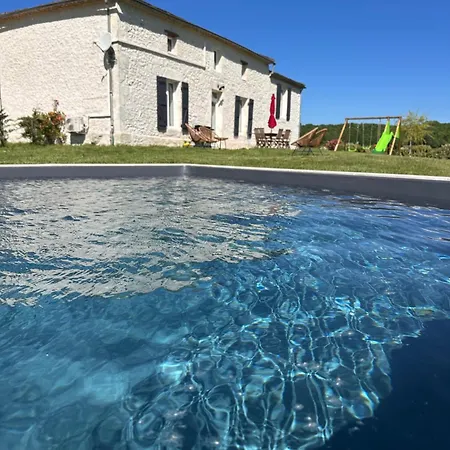Holiday home Gite Avec Piscine, Au Coeur Du Sud-Ouest Hautefage-la-Tour